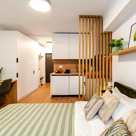 Flora - Nou, Aproape De Plaja, Retreat Pentru Cupluri, Complet Utilat Διαμέρισμα *