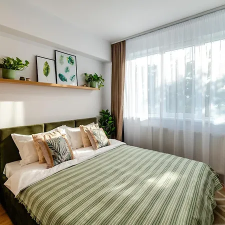 Flora - Nou, Aproape De Plaja, Retreat Pentru Cupluri, Complet Utilat Διαμέρισμα *