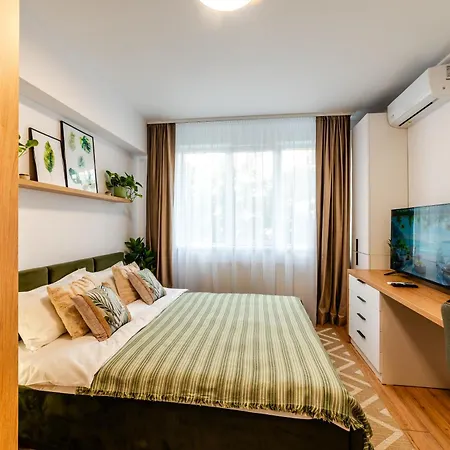Flora - Nou, Aproape De Plaja, Retreat Pentru Cupluri, Complet Utilat Διαμέρισμα
