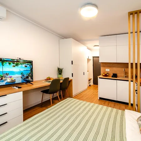 Διαμέρισμα Flora - Nou, Aproape De Plaja, Retreat Pentru Cupluri, Complet Utilat *