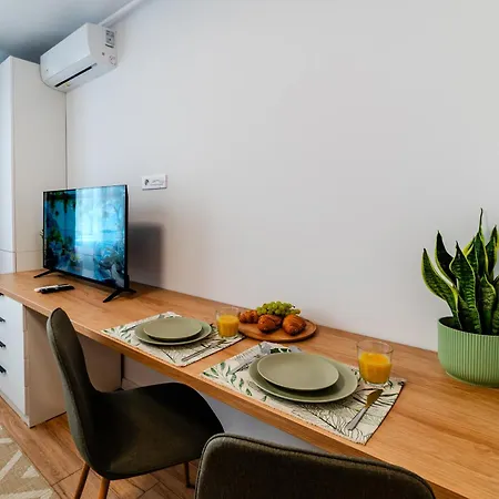 公寓 Flora - Nou, Aproape De Plaja, Retreat Pentru Cupluri, Complet Utilat